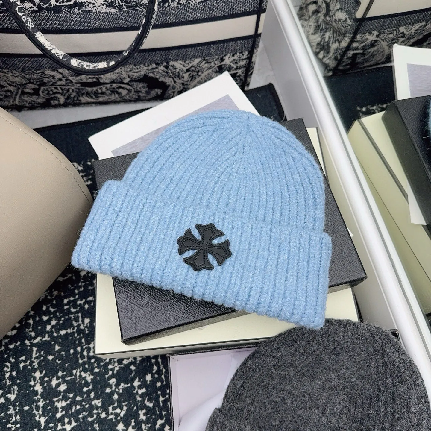 Internet celebrity style Croixin 🖤 Versatile woolen hat, same style for men and women, a must-have for sweet and cool outfits in autumn and winter‼ ️
